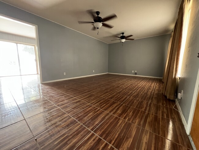 Living room - 271 W County Road 2140