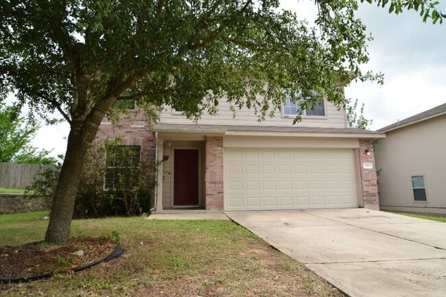 Building Photo - 3 bed/2.5 bath with granite countertops an...