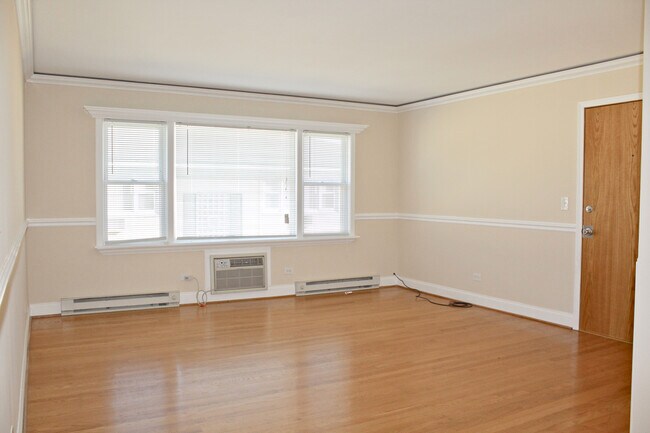 Foto del edificio - 5037 N East River Rd