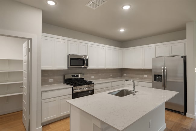 Foto del edificio - 1010 Honeydew Ln