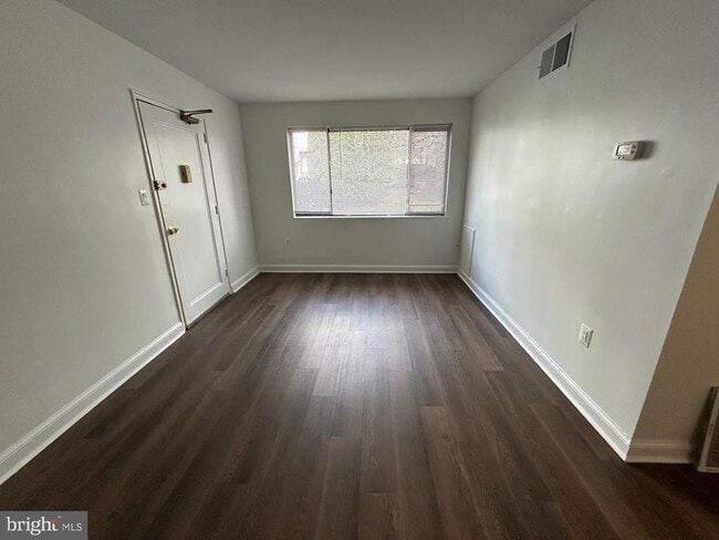 Building Photo - 3815 Davis Pl NW