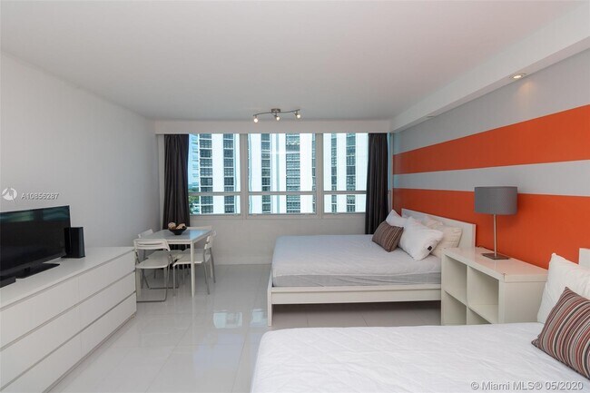 Building Photo - 5445 Collins Ave