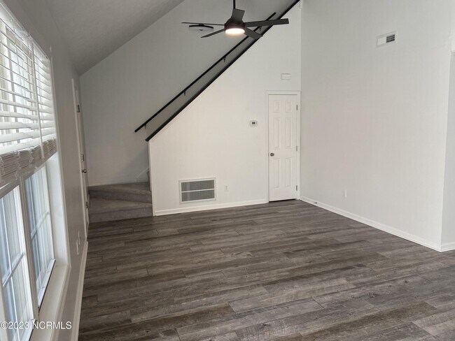 Foto del edificio - 338 Emerald Cove Ct