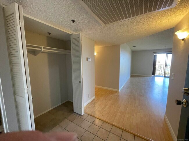 Foto del edificio - 5985 Dandridge Ln