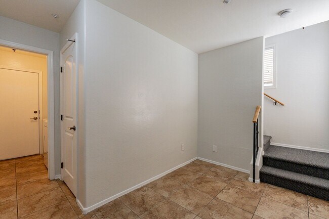 Building Photo - Experience Comfort & Convenience: 3 Bed, 2...