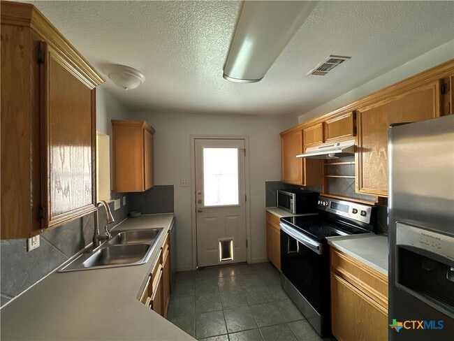 Building Photo - 3005 Dannen Ct