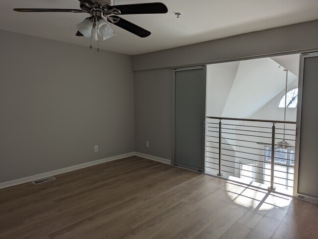 Foto del edificio - 513 N Graham St