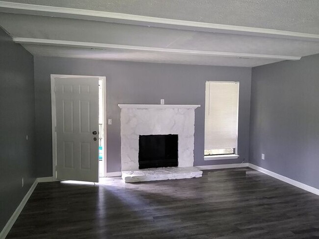 Building Photo - 3644 Tarragon Dr
