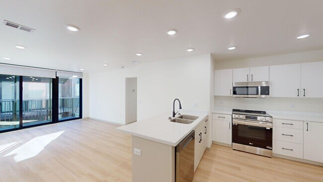 Interior Photo - Briarwood Reserve