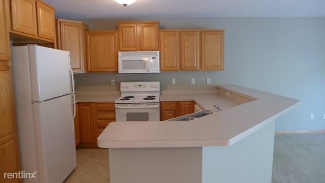Building Photo - 2 br, 3 bath Townhome - 7623 Arbor Lane