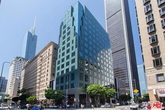 Building Photo - 655 S Hope St