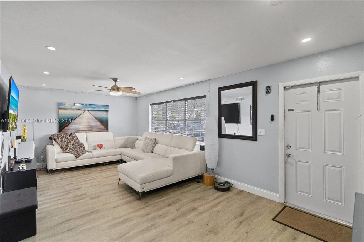 Primary Photo - 8089 SW 18th Ct