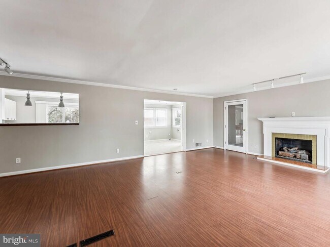 Foto del edificio - 3503 Maple Ct