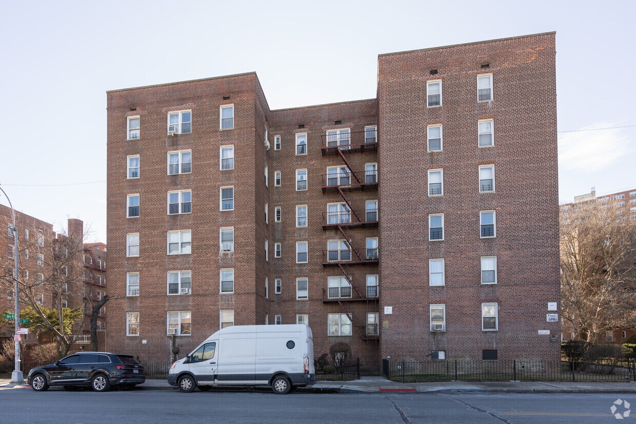 Primary Photo - 3310 Avenue H