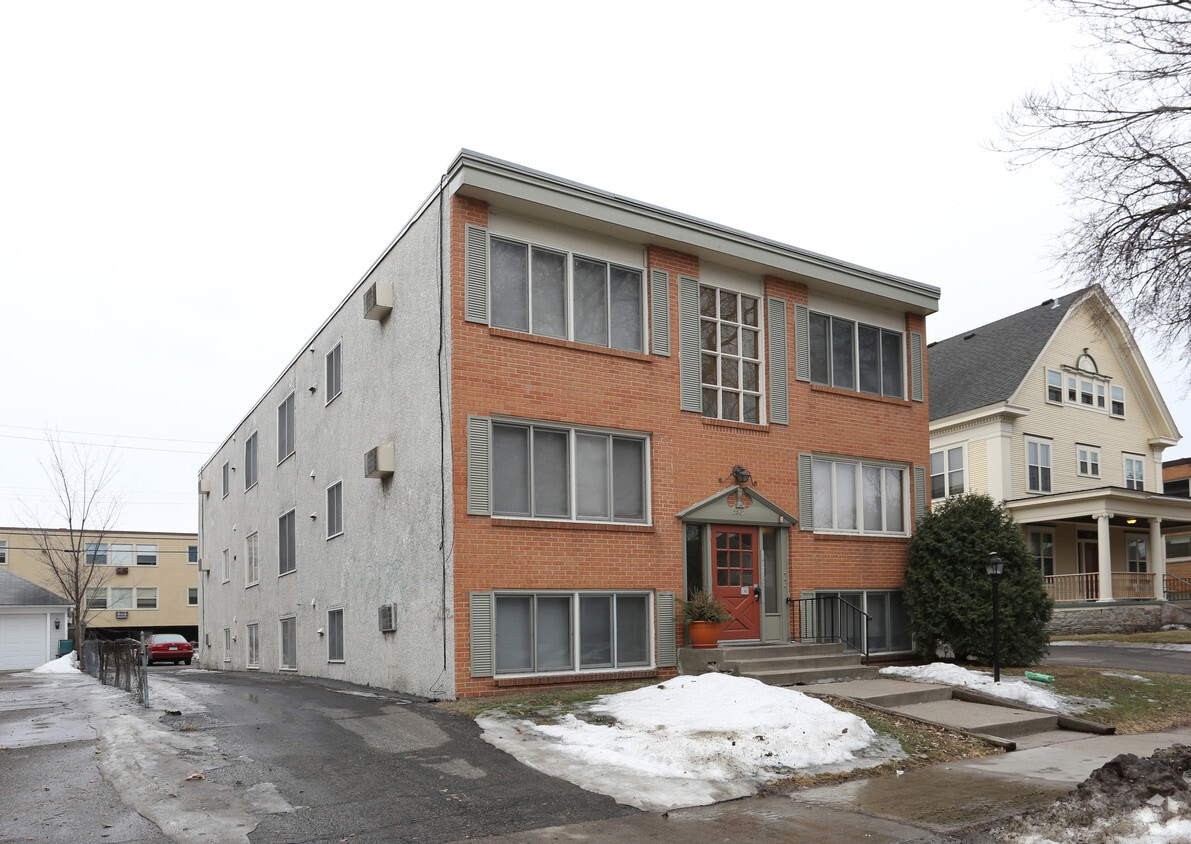 Building Photo - 2307 Colfax Ave S