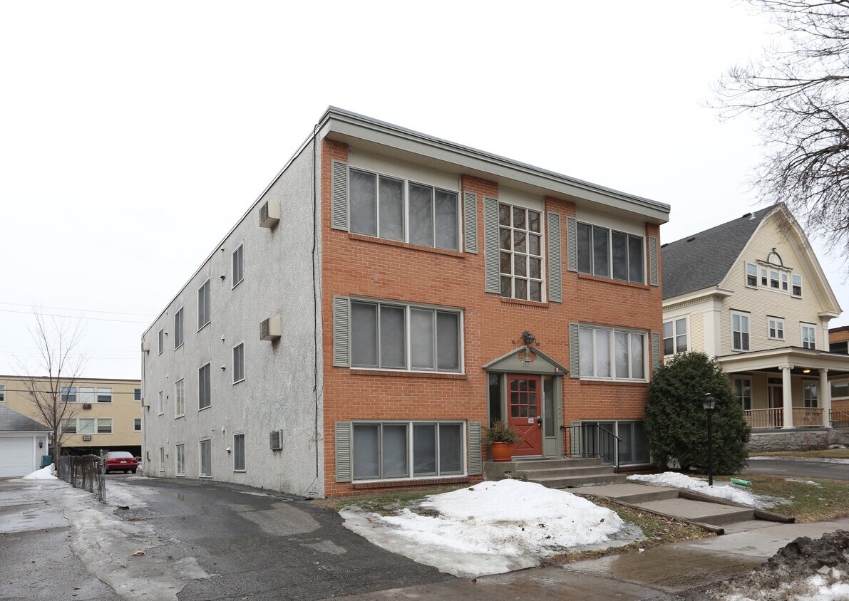 Foto del edificio - 2307 Colfax Ave S