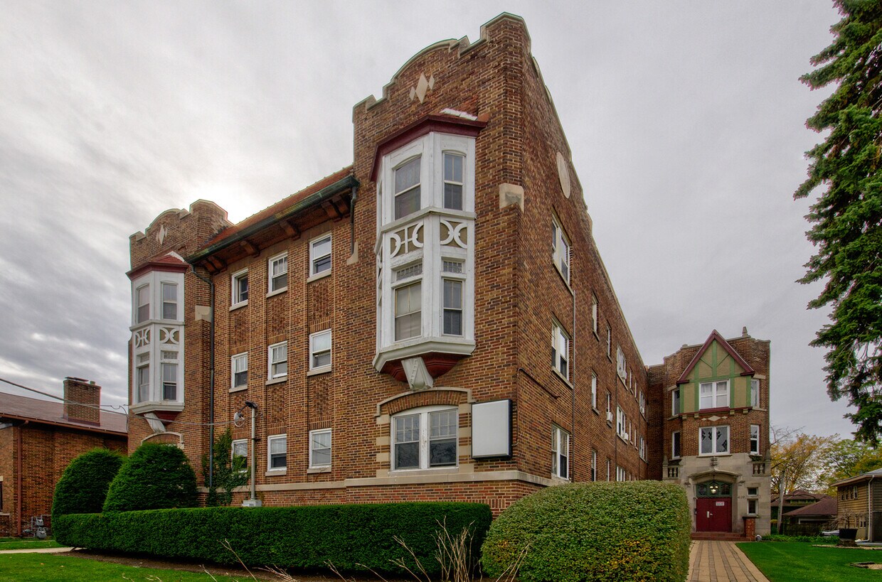 419 E Galena Blvd Unit 109, Aurora, IL 60505 Condo for Rent in Aurora