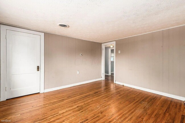 Building Photo - 2 br, 1 bath Duplex - 1587 Garling Avenue 1/2