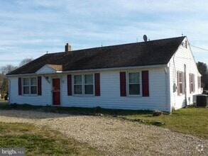 Building Photo - 40545 Kavanagh Rd