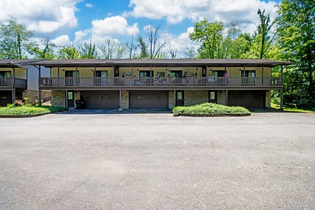 Building Photo - Two Bedroom Apartment