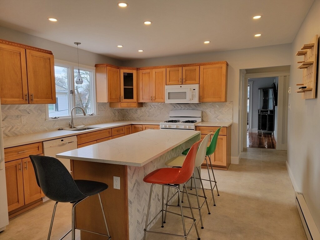 Primary Photo - 178 White St