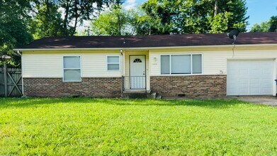 Building Photo - 1404 Larsen Ln