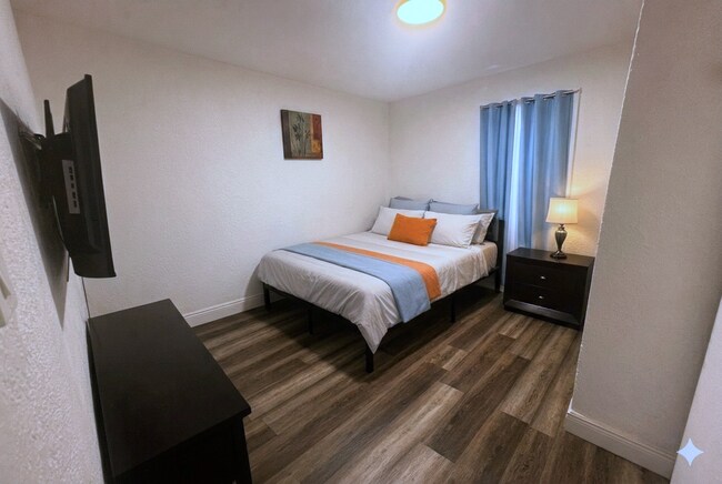 Foto del edificio - 561 NE 159th St