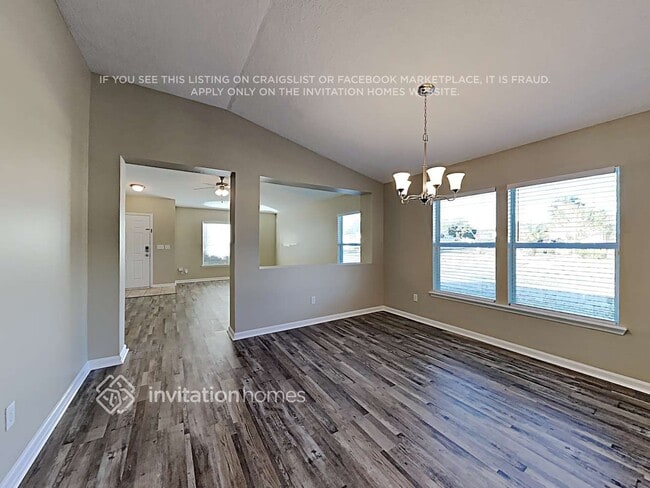 Foto del edificio - 12390 Deersong Dr