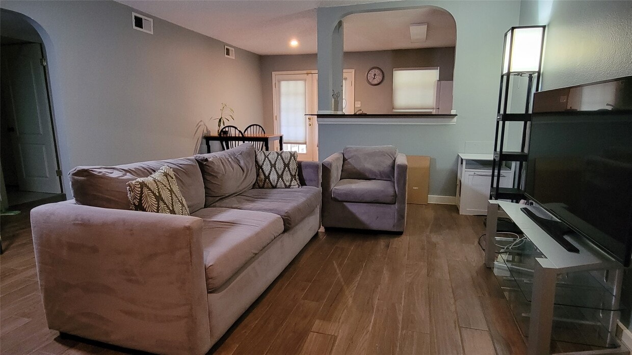 Foto principal - 8223 Kingsbrook Rd