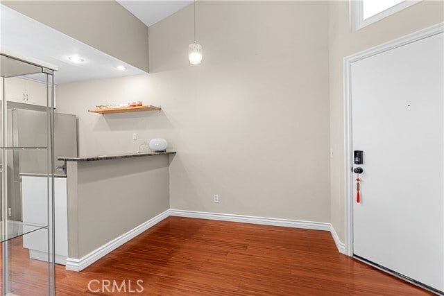 Building Photo - 240 Pineview