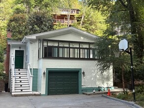 Building Photo - 2 Shady Ln