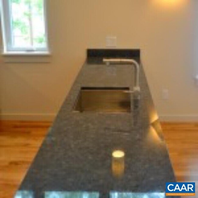 Foto del edificio - 1600 Jefferson Park Ave