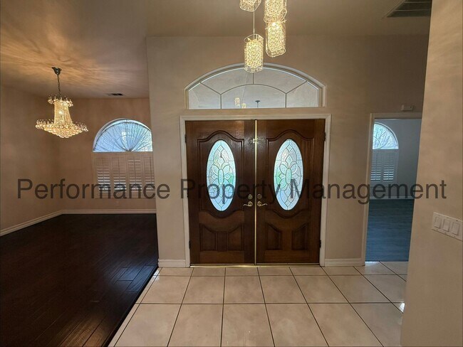 Foto del edificio - Gorgeous 3 Bed/2 Bath + Office w/ Solar, Pool & $0 Deposit Option