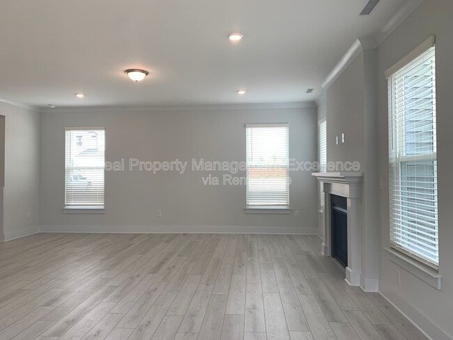 Building Photo - 150 Steppe Wy