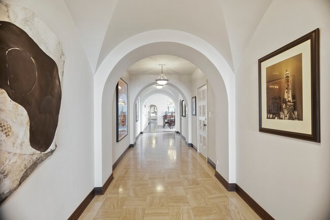 Foto del edificio - 2130 N Lincoln Park W