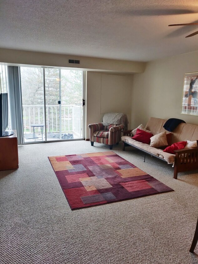 Foto principal - 150 W St Charles Rd