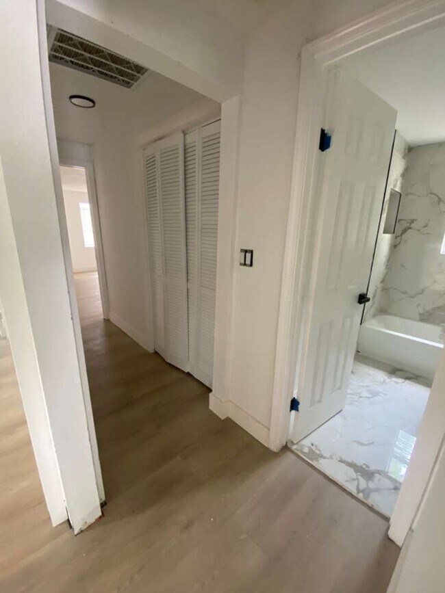 Foto del edificio - BEAUTIFUL HOME IN HOUSTON. MOVE IN READY!.