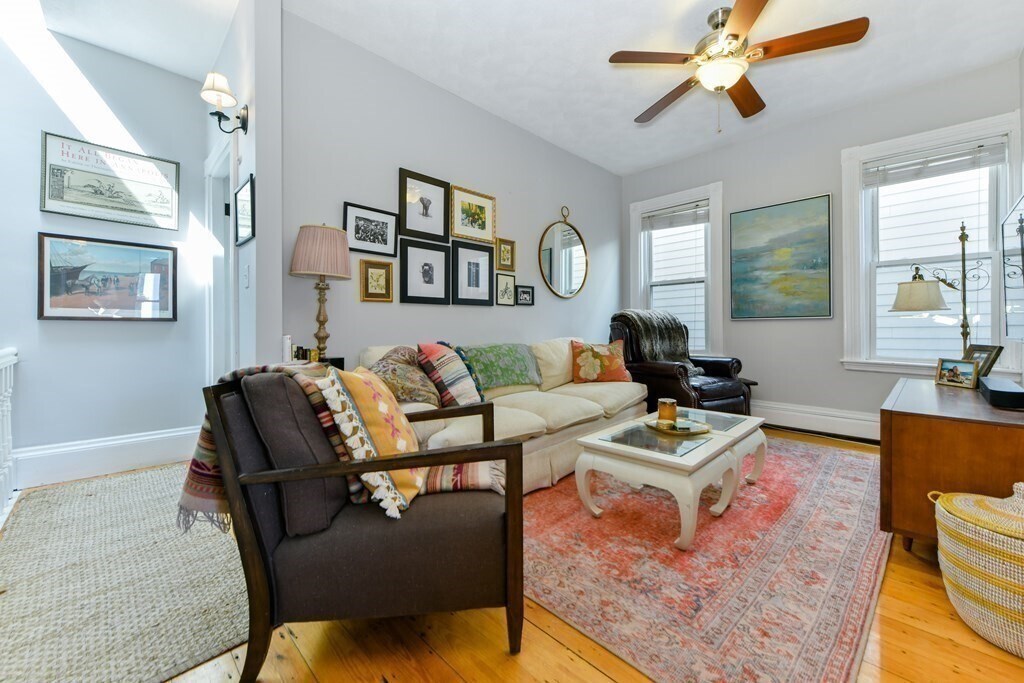 Foto principal - 240 W Fifth St