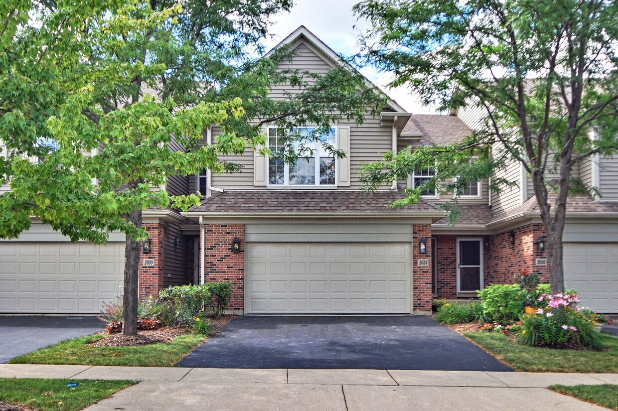 Primary Photo - 2048 Ivy Ridge Dr