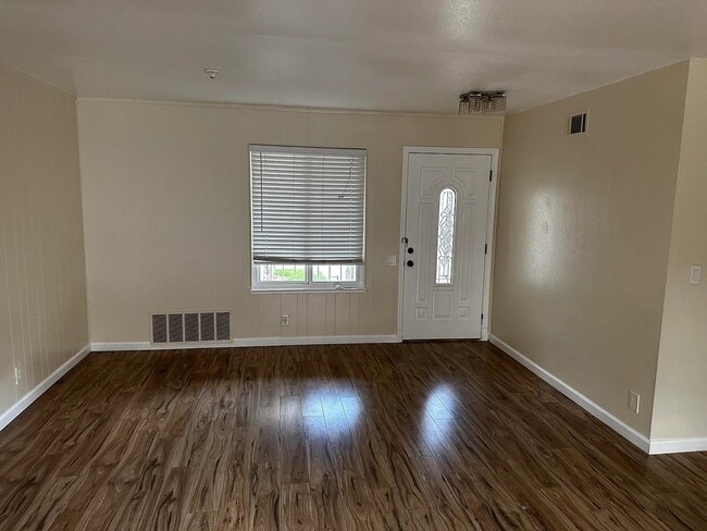 Foto del edificio - 3740 Kenton Ct