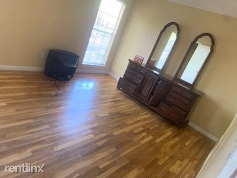 Building Photo - 2 br, 2.5 bath Duplex - 5757 Myers Road