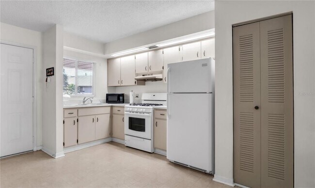 Foto del edificio - 845 Orchid Springs Dr