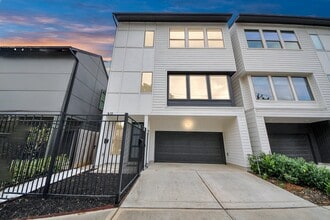 Building Photo - 615 Oakley St