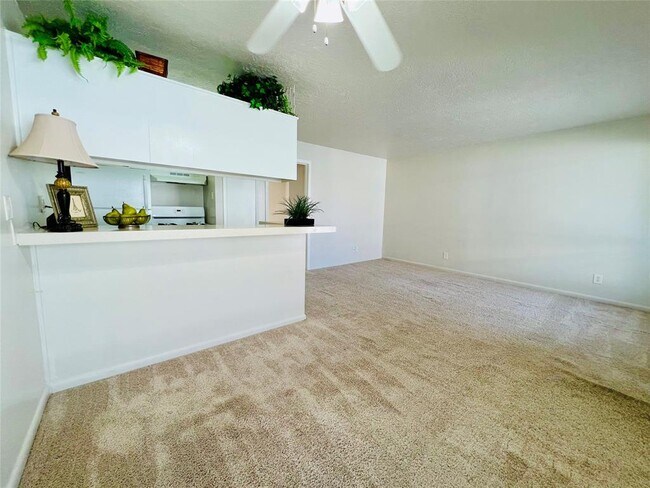 Building Photo - 2408 Elmen St