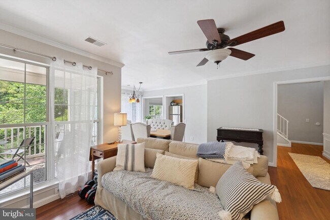 Foto del edificio - 9230 Cardinal Forest Ln