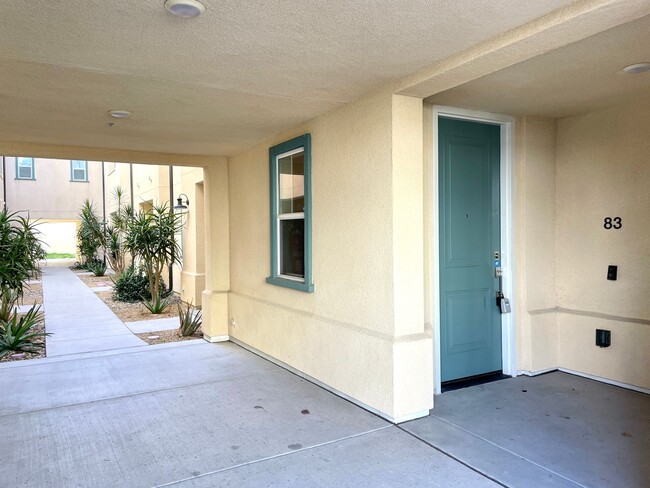 Building Photo - Beautiful 3B/2.5BA Townhome in Playa Del S...