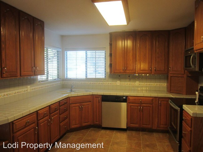 Building Photo - 3 br, 2 bath House - 2632 PARK WEST DRIVE