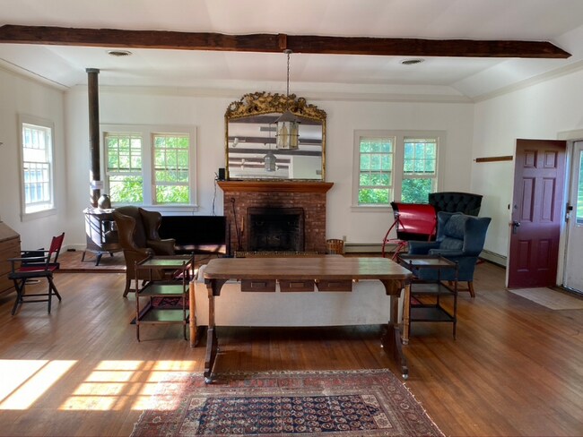 Foto del edificio - 36 Willowdale Farm Rd