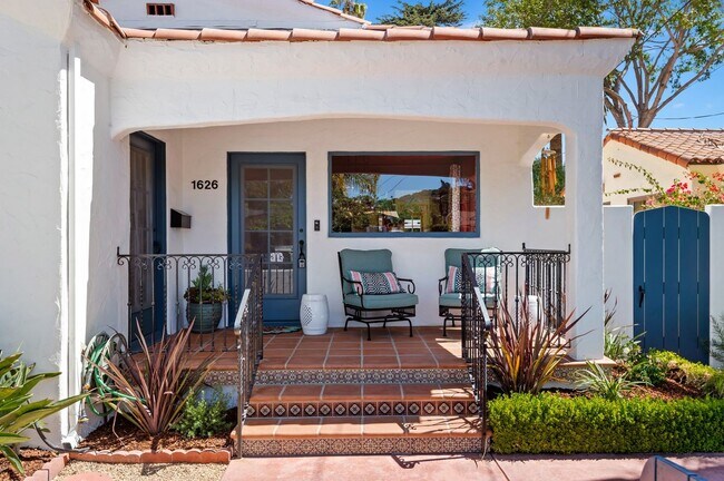 Building Photo - Spanish designed home with many amenities
