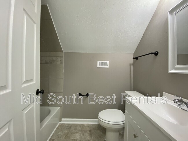 Building Photo - 5132 Gill Rd